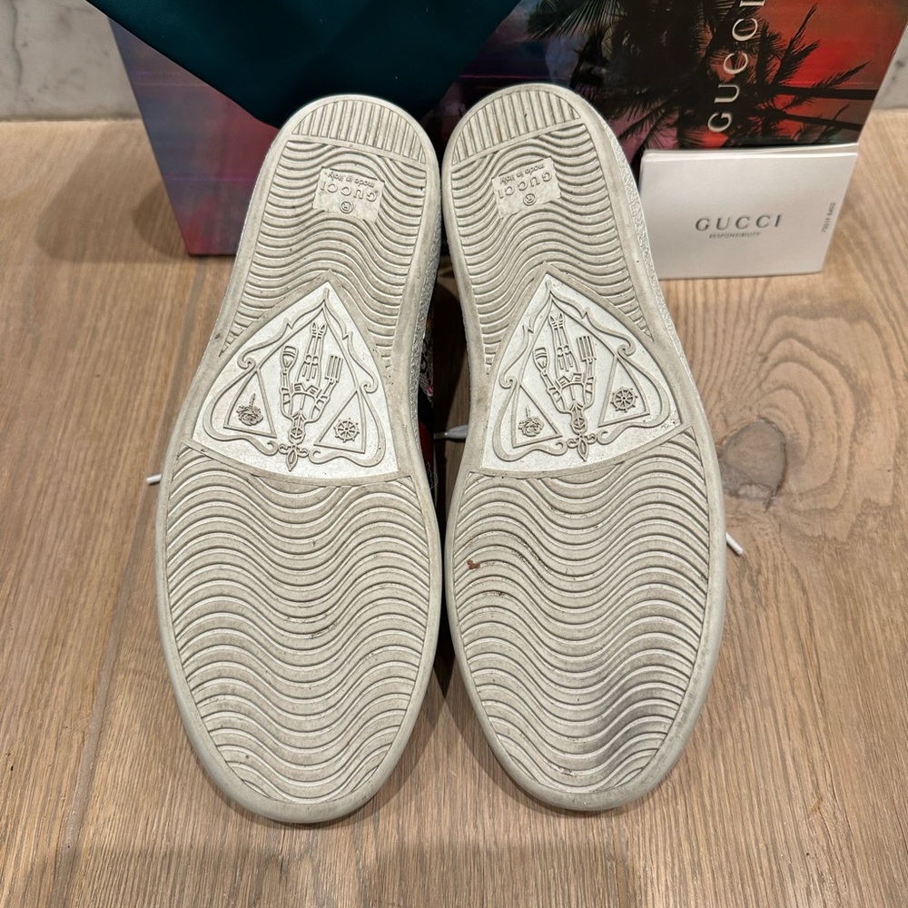 Gucci Supreme Flora Sneakers - Picture 10 of 13
